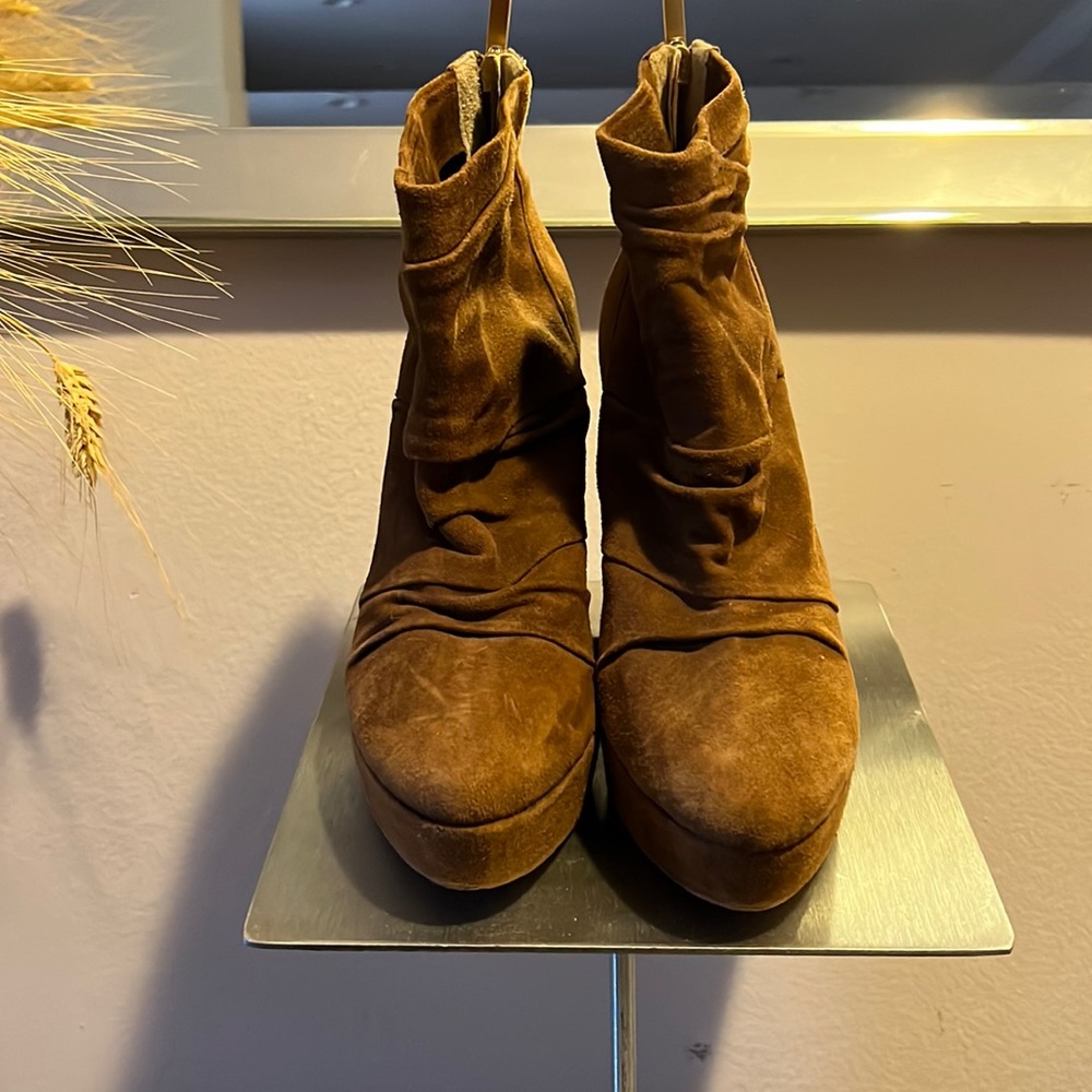 Boutique 9 heeled bootie